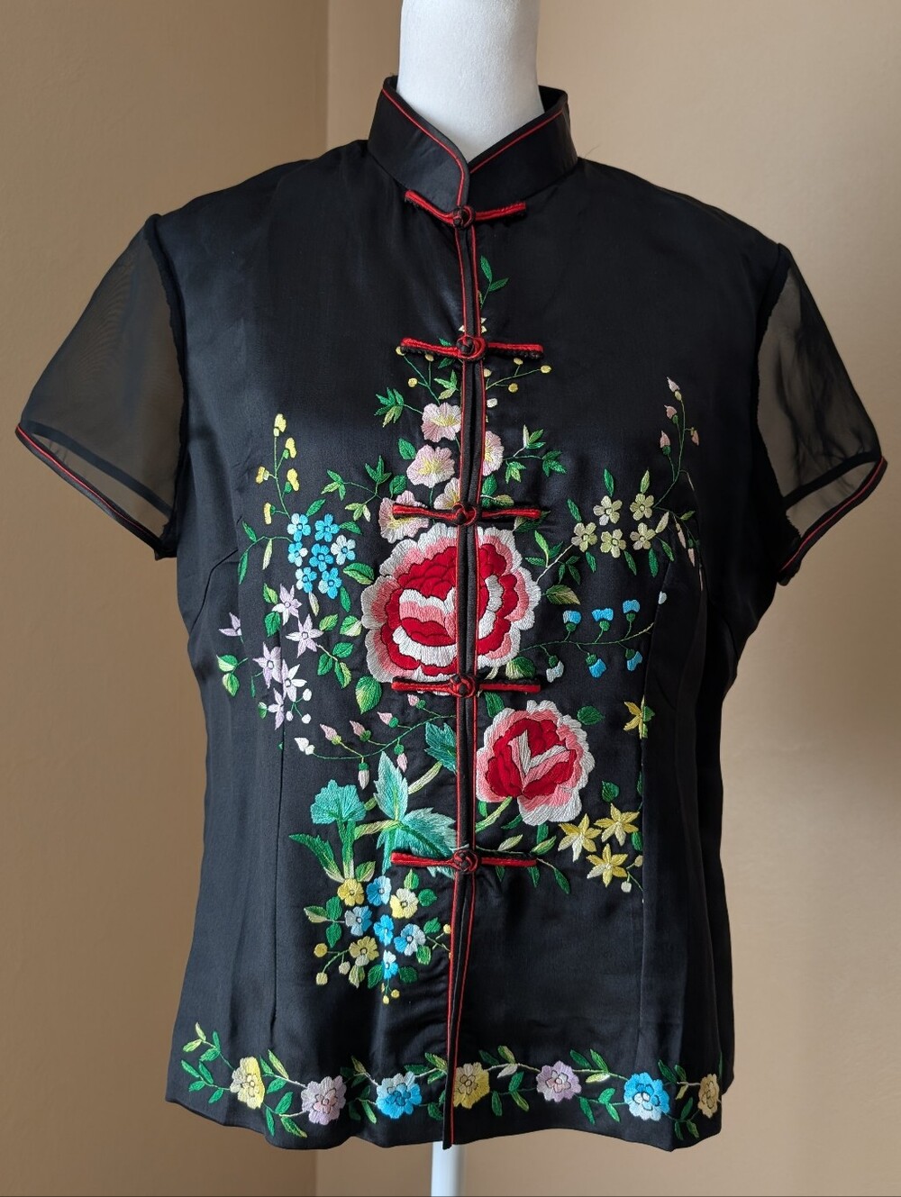 100% Silk Black Floral Embroidered Cheongsam Qipao Top Size M Vintage
